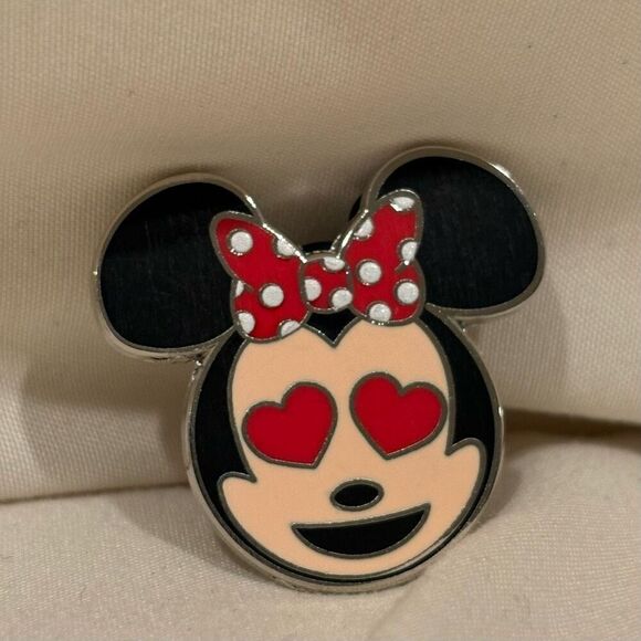 Disney Minnie Mouse Heads Heart Eyes and Glasses Collectible trading Pins - Picture 5 of 6